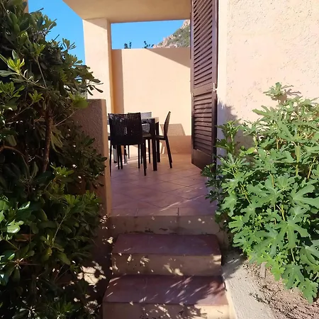 Petra - Ostro Prázdninový dům Costa Paradiso